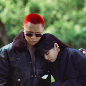 女人把脚张开门让男人插动漫
