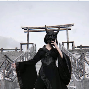 女人把脚张开门让男人插动漫
